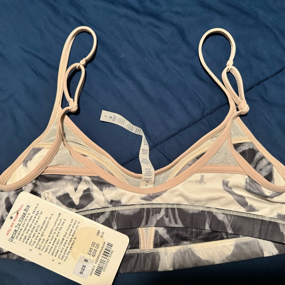 Lululemon Athletica Dance To Yoga Bra .. Size 8.. Gray and Cream Sports Bra